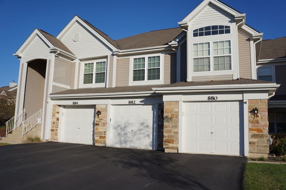 882 Brompton Ct, Carol Stream, IL 60188 Townhome Rentals in Carol