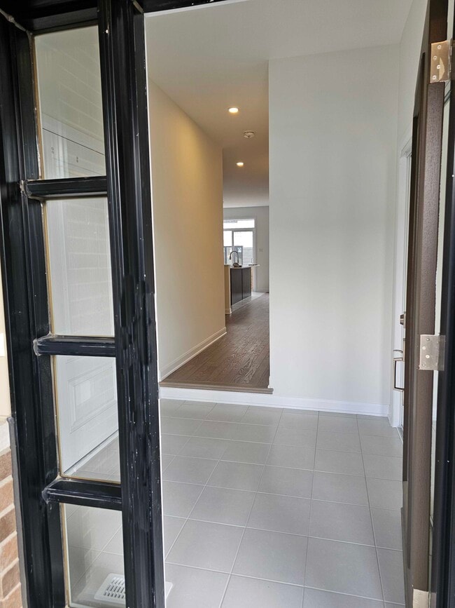 Building Photo - 924 Athenry Crt