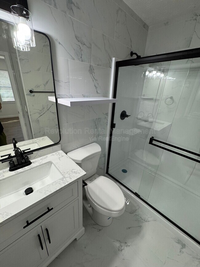 Foto del edificio - 1301 Sweet Pine Dr