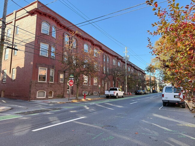 Foto del edificio - First Floor 1 Bedroom near Downtown Lancaster