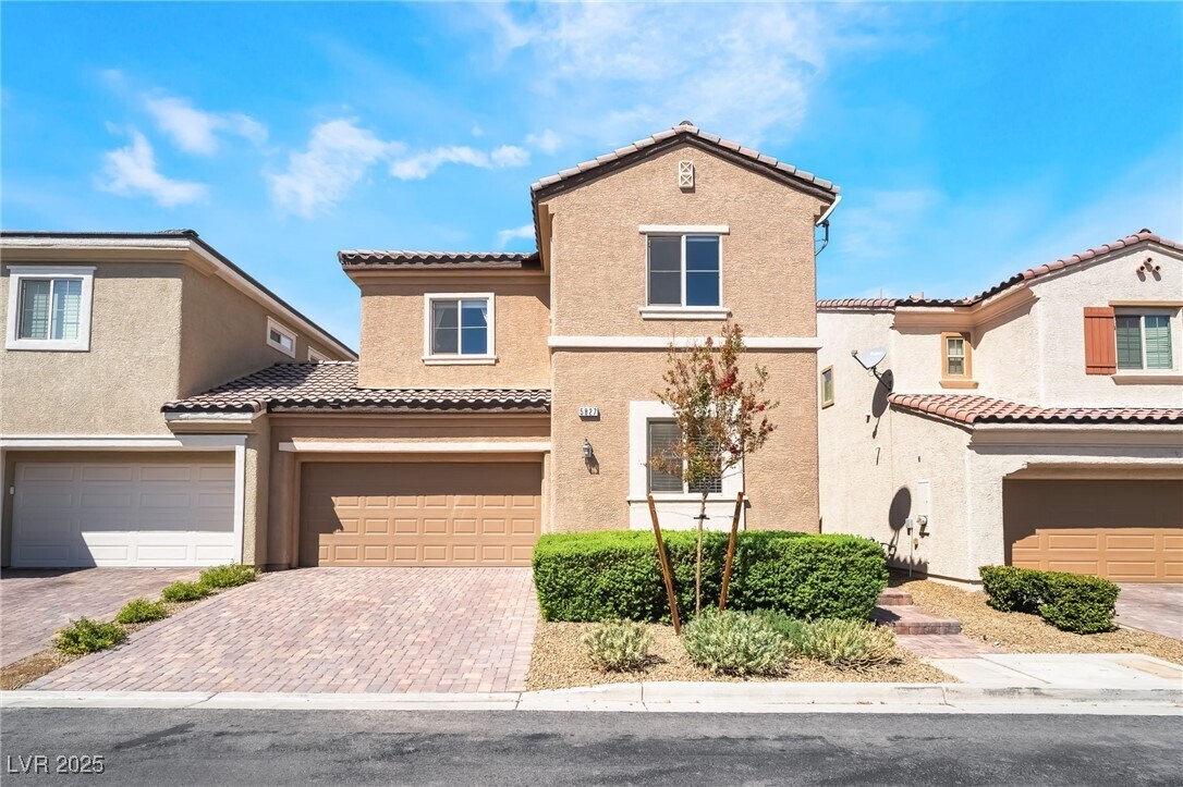 Foto principal - 5827 Amber Mesa St