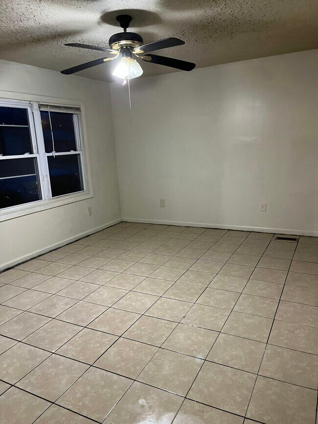 Foto del edificio - 5229 Rucks Rd