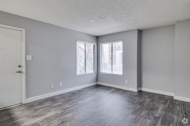 1BR, 1BA - 650SF - The Union on 28th