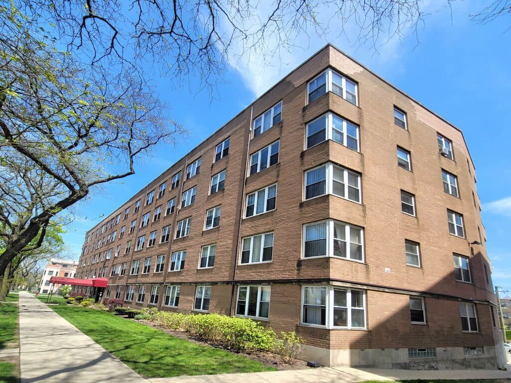 7333 N Ridge Blvd Unit 102, Chicago, IL 60645 Condo for Rent in