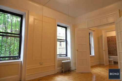 Building Photo - 131 W 110th St