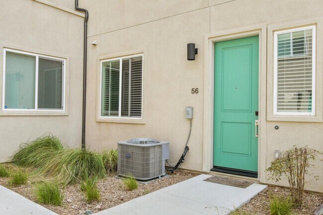 Foto del edificio - 5224 Beachfront Cove St