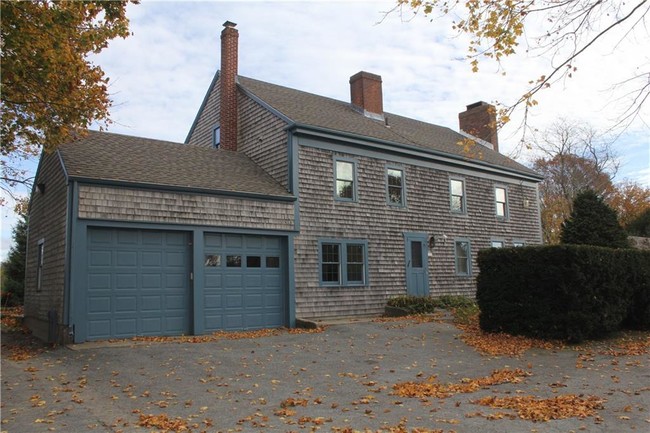 Building Photo - 2558 W Main Rd