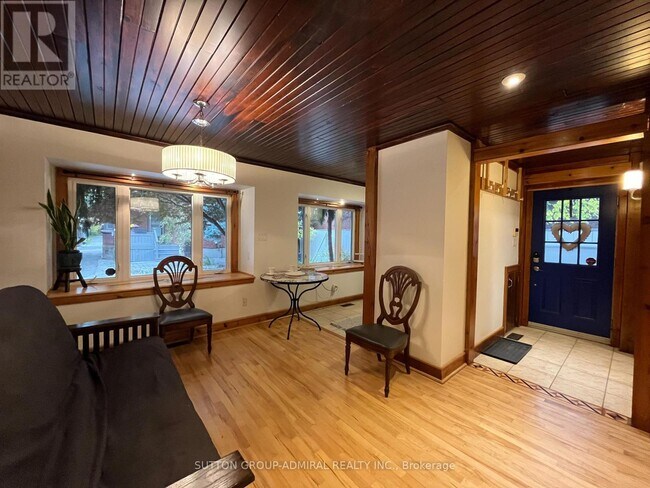 Photo du bâtiment - 335 Palmerston Blvd