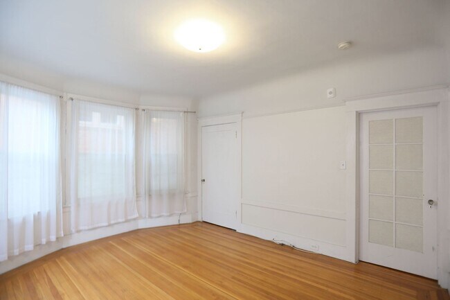 Building Photo - 1219 Taylor #10