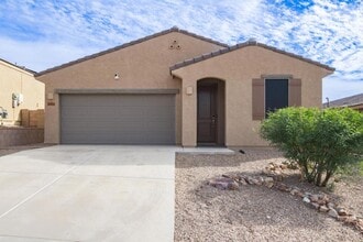 Building Photo - 14058 E Red Pine Pl