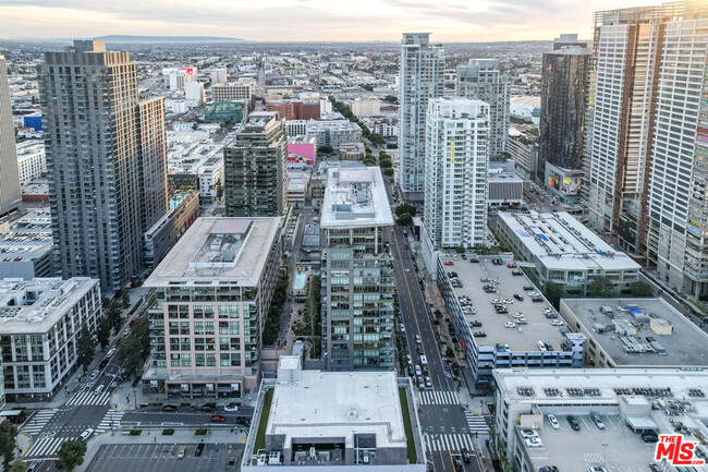 Foto del edificio - 1100 S Hope St