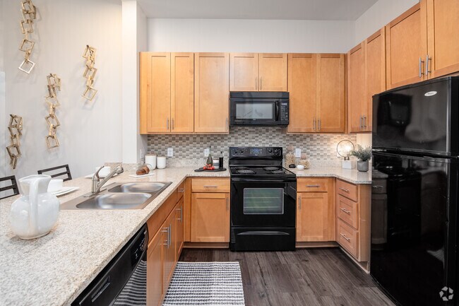 2BR, 2BA - B2 - 1092SF - Cocina - Eleven North