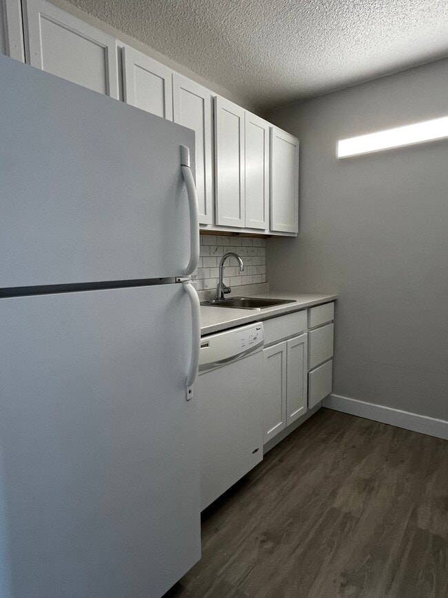 Building Photo - ONE BEDROOM APARTMENT LOCATED IN THE HEART OF DOWNTOWN DARTMOUTH