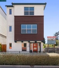 Building Photo - 2802 Chattleton Ln