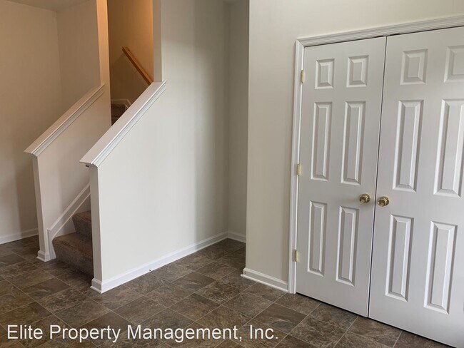 Building Photo - 3 br, 2.5 bath House - 2302 Sunny Hill Cir