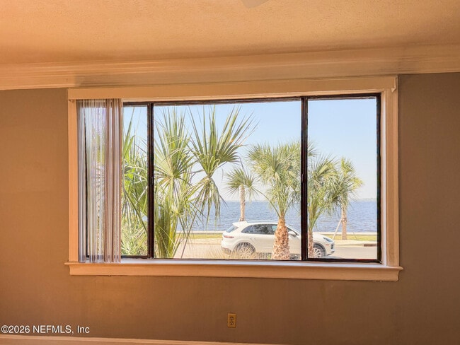 Building Photo - 1733 River Rd