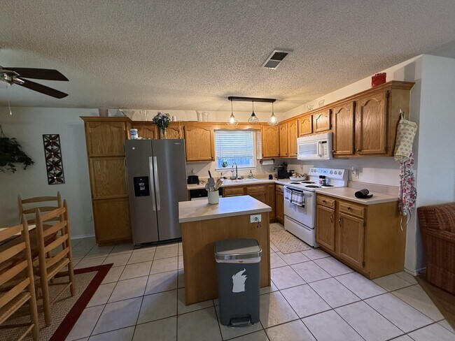 Foto del edificio - 10614 Belton Av.