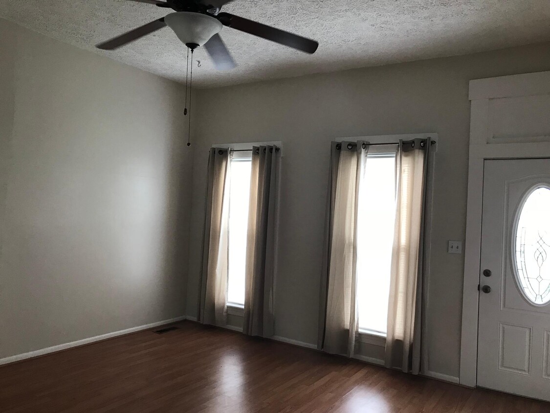 Foto principal - 1001 Goss Ave