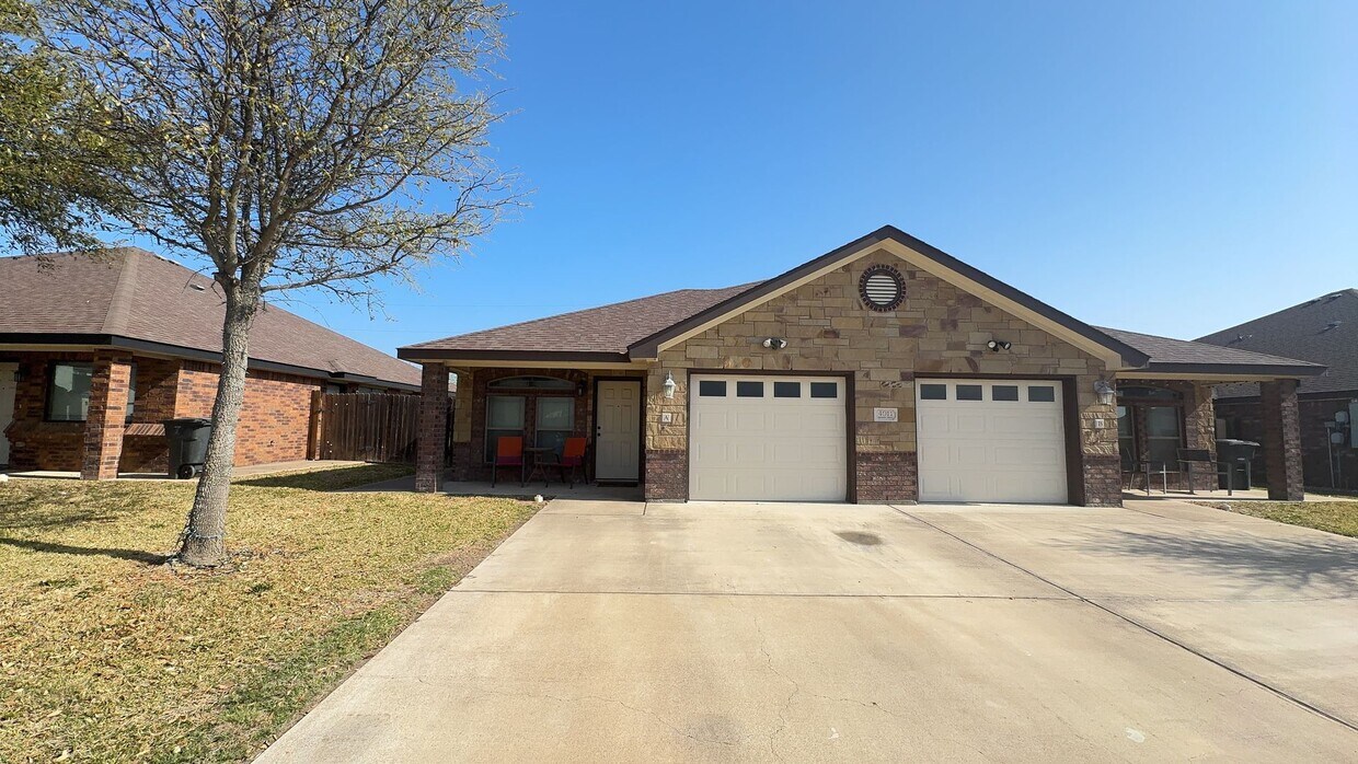 Foto principal - 4911 Autumn Valley Dr