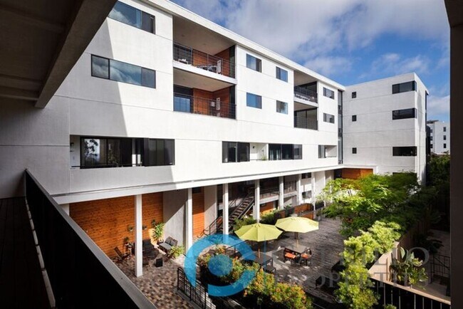 Foto del edificio - 2870 Fourth Ave