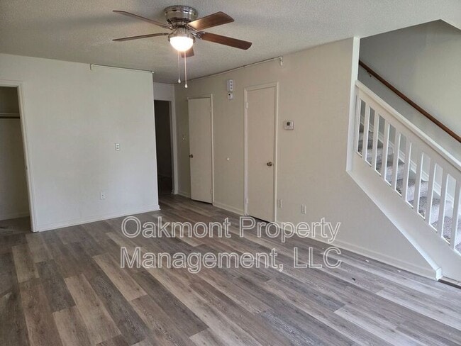 Foto del edificio - 2831 Breezewood Ave