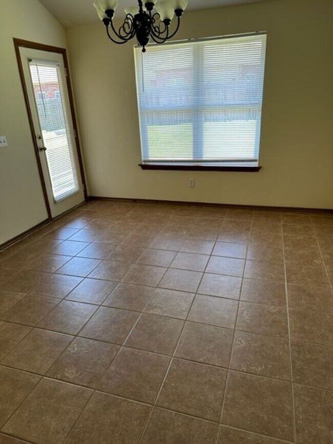 Building Photo - 1409 Meadow Run Dr
