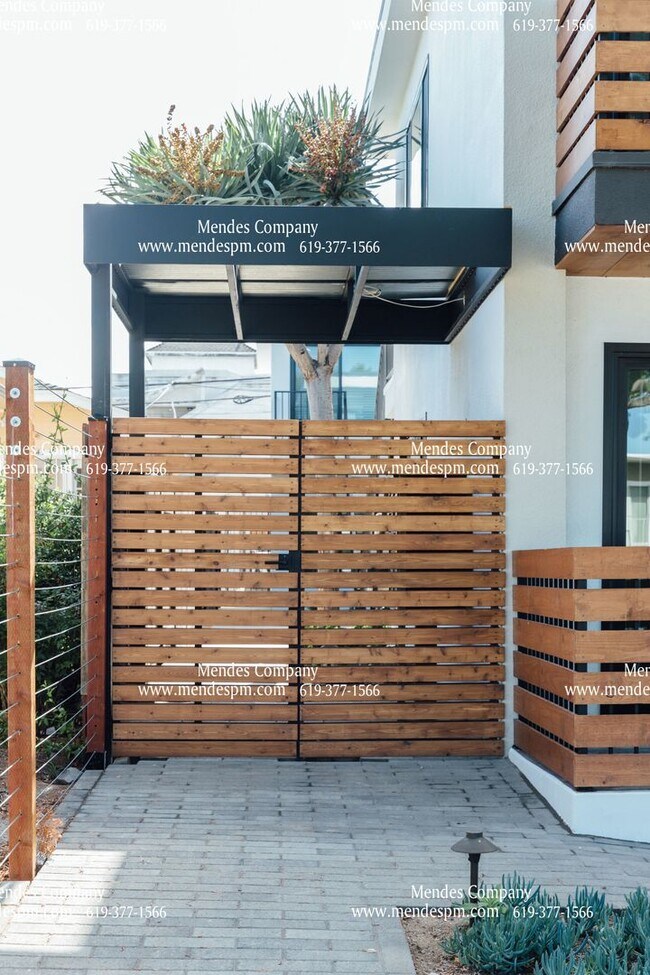 Building Photo - Remodeled 2 bd/2 bth Modern Apartment Home...