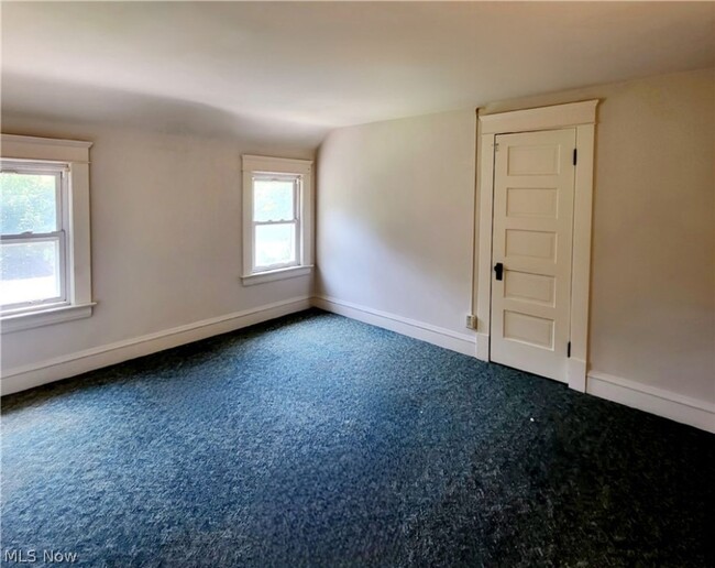 Foto del edificio - 6 BEDROOM IN CLEVELAND HEIGHTS FOR RENT - ...