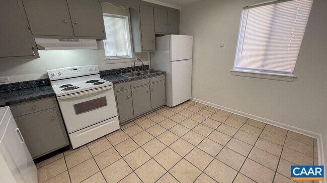 Building Photo - 1519 Rosa Terrace