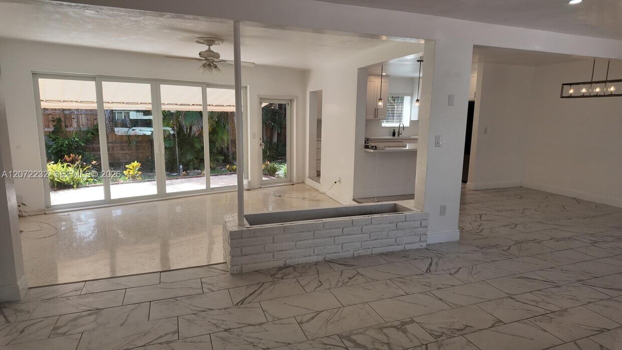 Foto del edificio - 12140 NE Miami Ct