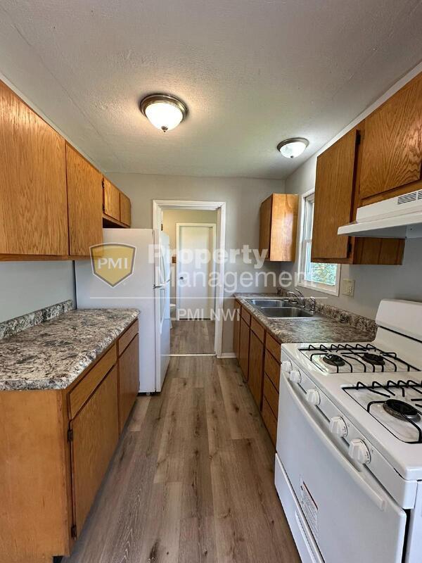 Building Photo - 379 Greendale Dr