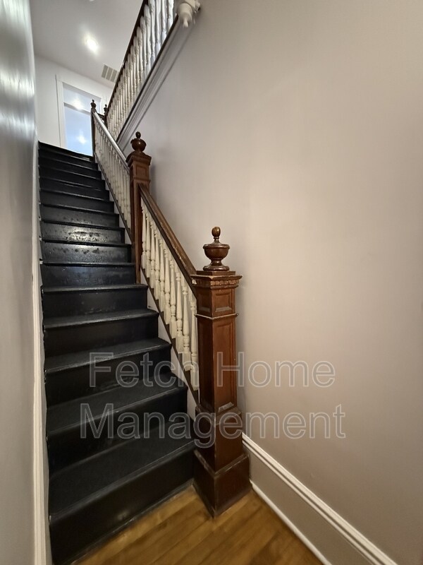 Foto del edificio - 125 E State St