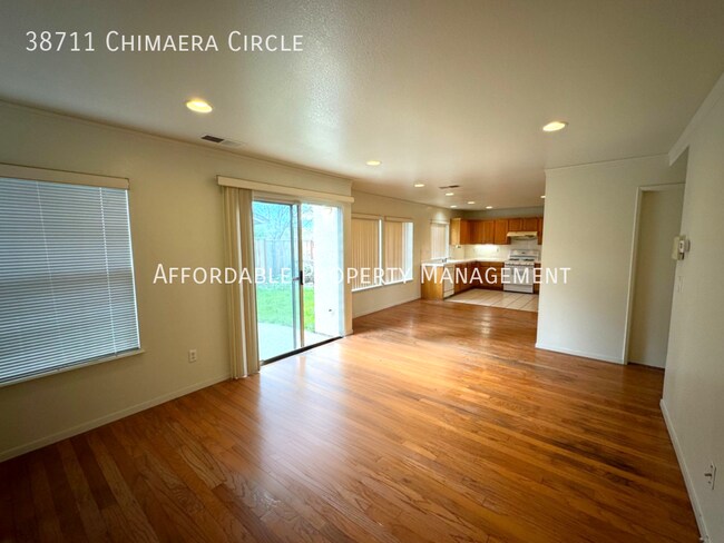 Foto del edificio - 38711 Chimaera Cir