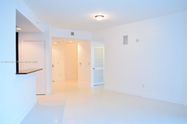 Building Photo - 3030 NE 188th St