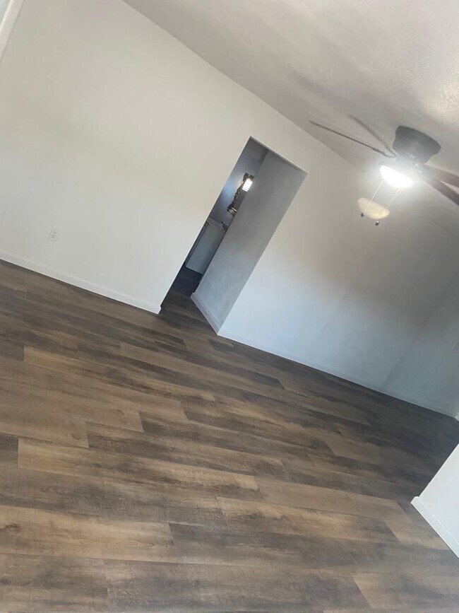 Building Photo - 14 Grant St