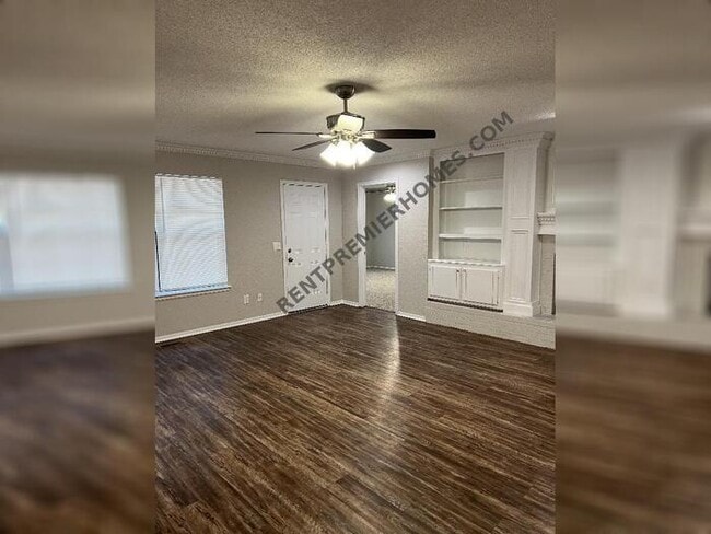 Building Photo - 609 Cactus Ct