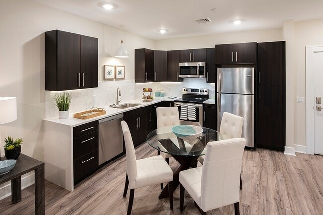 Interior Photo - Starbuck Island