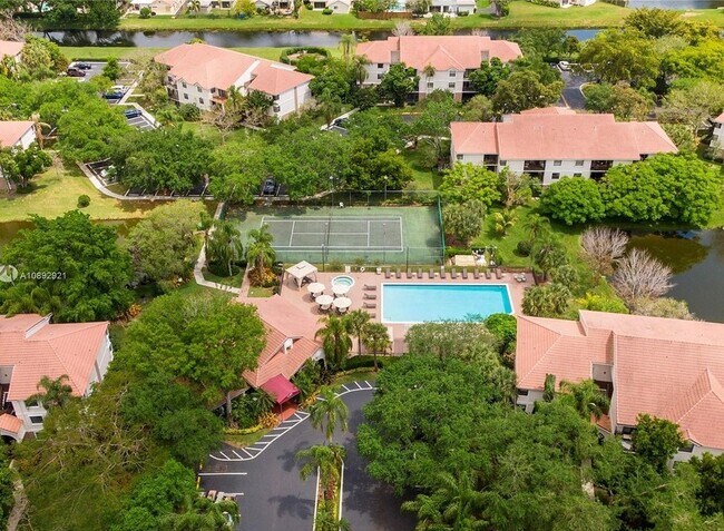 Foto del edificio - 10141 W Sunrise Blvd