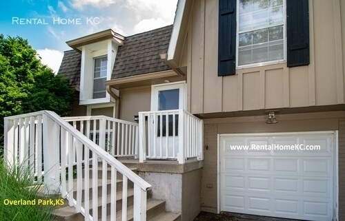 Primary Photo - Remodeled 3-bed 2-full-bath w/Finished Bsm...