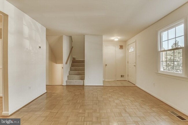 Building Photo - 3025 Ellenwood Dr
