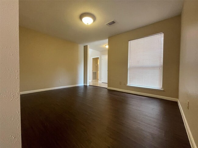 Building Photo - 1810 Mustang Springs Dr