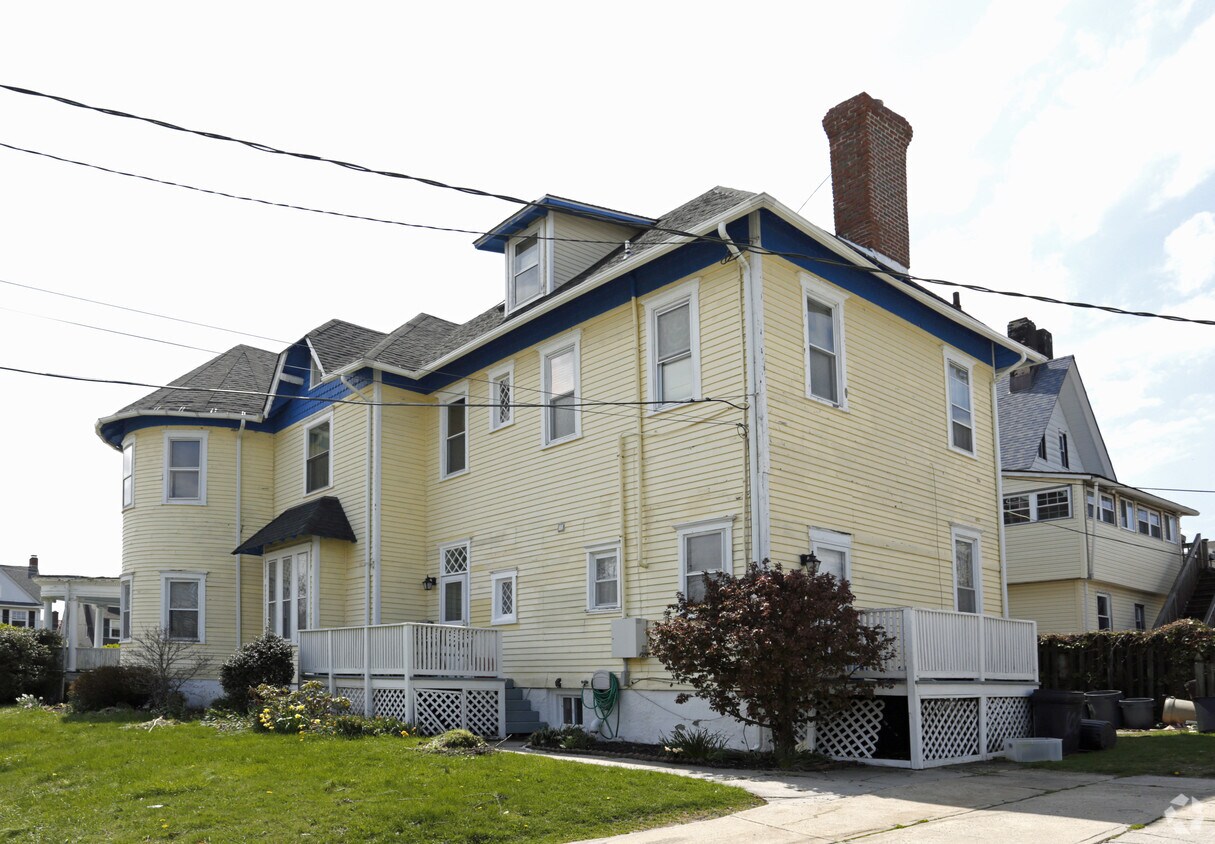 Building Photo - 401 2nd Ave