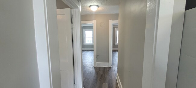 Foto del edificio - 4210 Caroline Ave