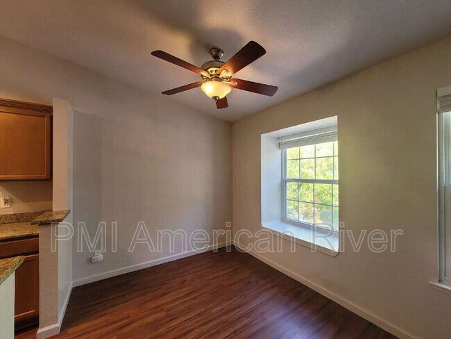 Foto del edificio - 7131 Stella Ln