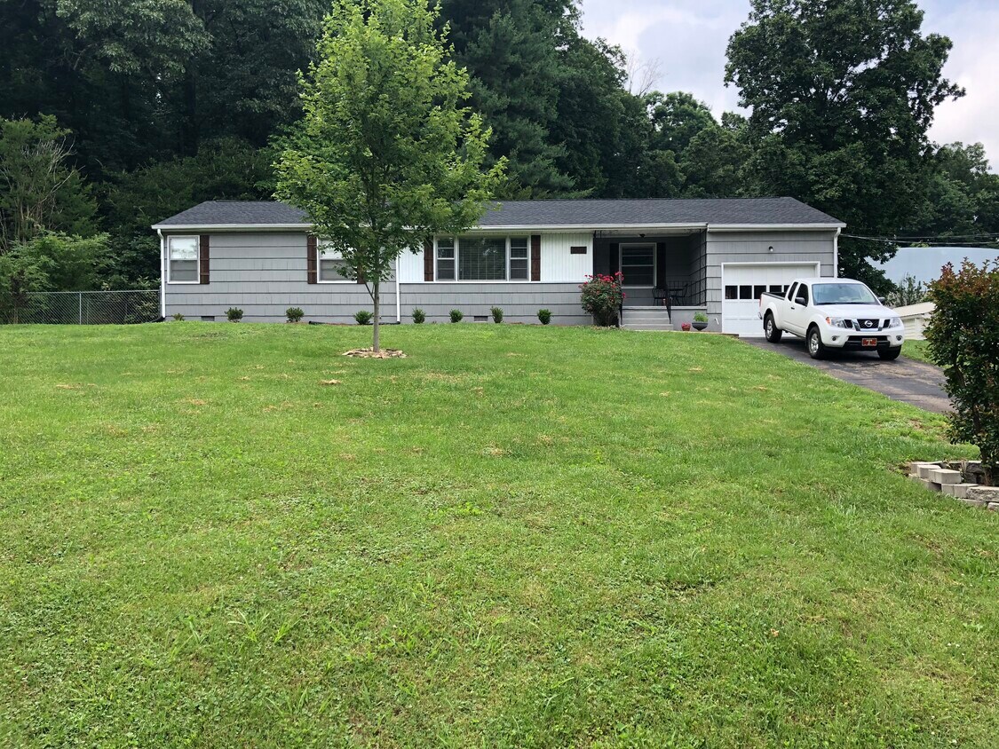 1501 Bonita Dr, Knoxville, TN 37918 House Rental in Knoxville, TN