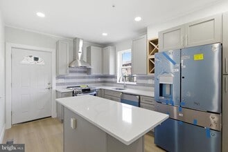 Building Photo - 1511 W Flora St