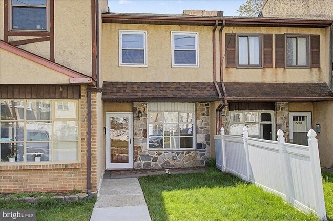 Foto del edificio - 2282 Suzann Dr