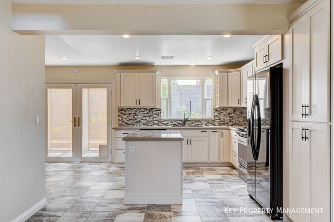 Building Photo - 9909 Ranch Hand Ave