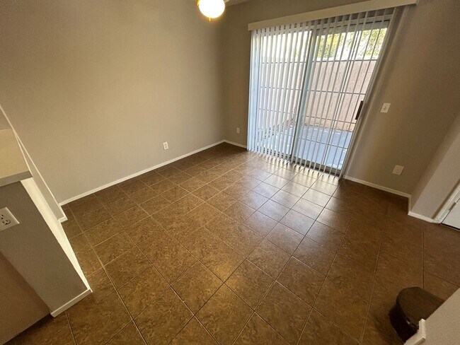 Foto del edificio - 8456 Indigo Sky Ave