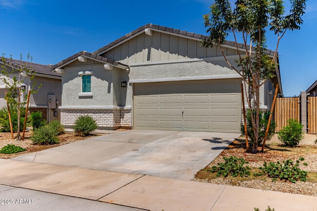 Building Photo - 17344 W Country Club Terrace